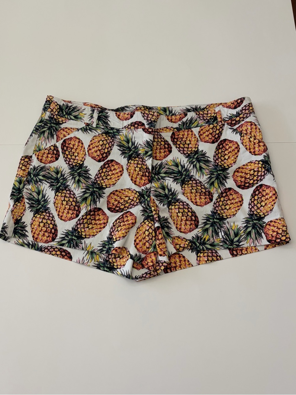 Nicole Pineapple 🍍Graphic Print Flat Front Pocket Shorts - White Yellow & Green
